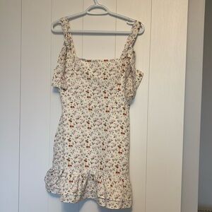 NWT.  Flirty Floral Mini